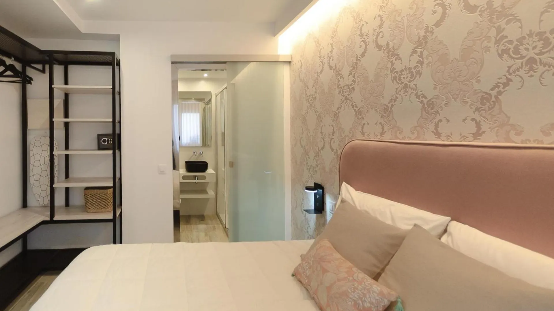 Suite Apartment Es Raco توسا ذي مار